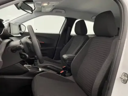 Photo 69 Peugeot 2008  PureTech 100 S&S BVM6