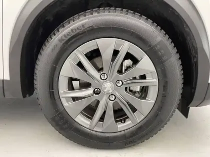 Photo 45 Peugeot 2008  PureTech 100 S&S BVM6