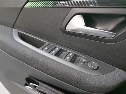 Photo 18 Peugeot 208  PureTech 75 S&S BVM5