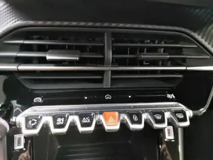 Photo 19 Peugeot 208  PureTech 75 S&S BVM5