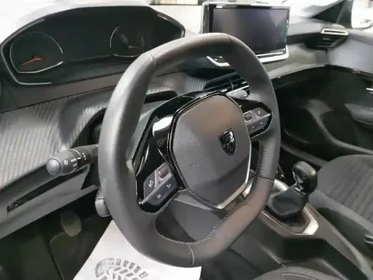 Photo 8 Peugeot 208  PureTech 75 S&S BVM5