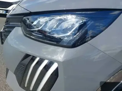 Photo 15 Peugeot 208  PureTech 75 S&S BVM5