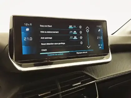 Photo 21 Peugeot 208  PureTech 100 S&S BVM6