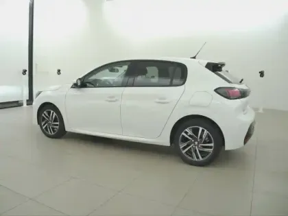 Photo 32 Peugeot 208  PureTech 100 S&S BVM6
