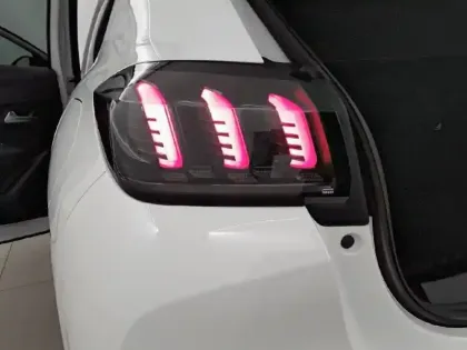 Photo 16 Peugeot 208  PureTech 100 S&S BVM6