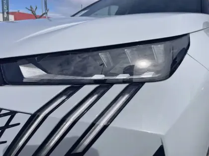 Photo 38 Peugeot 3008  Hybrid 136 e-DCS6