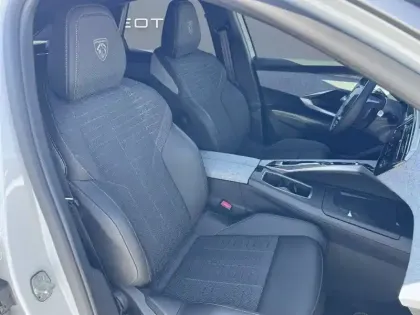 Photo 16 Peugeot 3008  Hybrid 136 e-DCS6