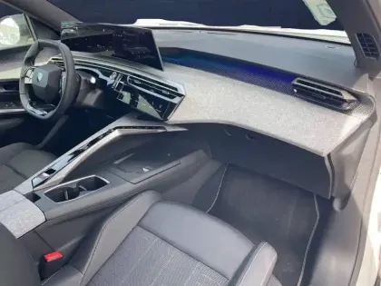 Photo 74 Peugeot 3008  Hybrid 136 e-DCS6