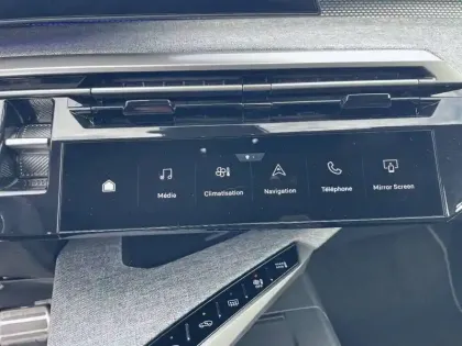 Photo 79 Peugeot 3008  Hybrid 136 e-DCS6