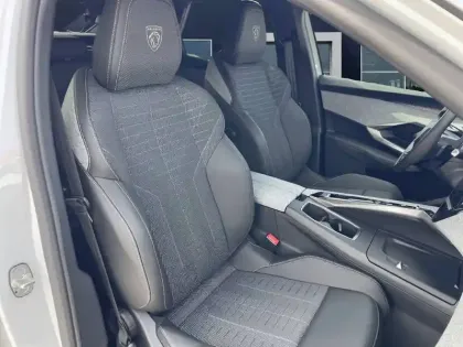 Photo 45 Peugeot 3008  Hybrid 136 e-DCS6