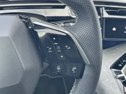 Photo 54 Peugeot 3008  Hybrid 136 e-DCS6