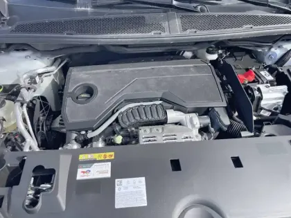 Photo 37 Peugeot 3008  Hybrid 136 e-DCS6