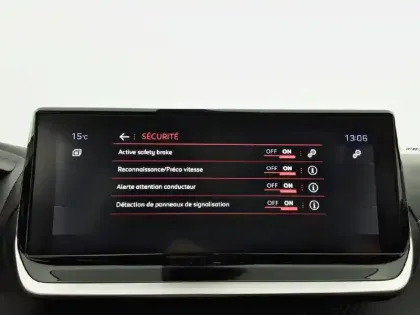 Photo 69 Peugeot 2008  BlueHDi 130 S&S EAT8