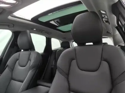 Photo 24 Volvo Xc60 Gén. II Ph2 Evo Plus Style Dark 5