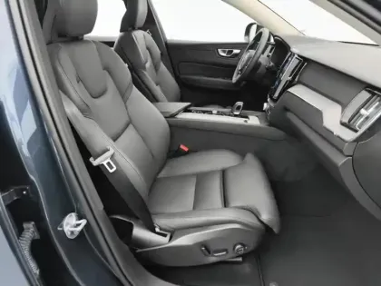 Photo 8 Volvo Xc60 Gén. II Ph2 Evo Plus Style Dark 5