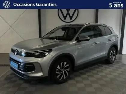 Photo 15 Volkswagen Tiguan  1.5 eTSI 130ch VW Edition DSG7