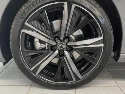 Photo 8 Peugeot 308  1.2 Hybrid 136ch GT e-DCS6