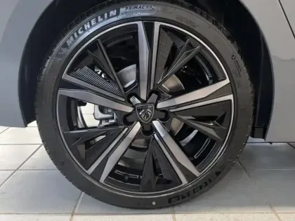 Photo 10 Peugeot 308  1.2 Hybrid 136ch GT e-DCS6