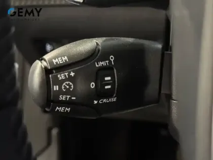 Photo 45 Peugeot 2008  Hybrid 145 e-DCS6