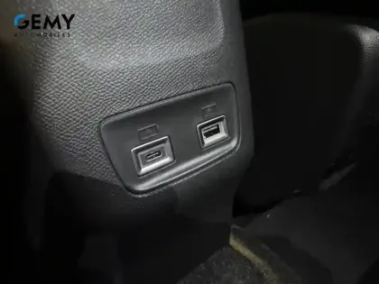 Photo 43 Peugeot 2008  Hybrid 145 e-DCS6