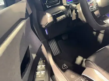 Photo 39 Renault 4 Renault  E-Tech Electrique 150 ch autonomie confort