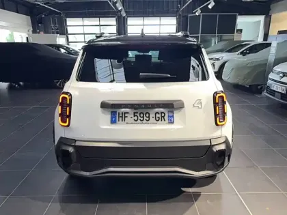 Photo 3 Renault 4 Renault  E-Tech Electrique 150 ch autonomie confort