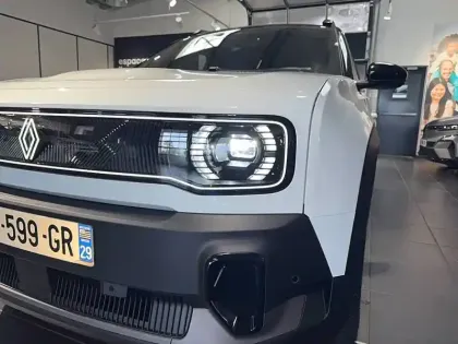 Photo 55 Renault 4 Renault  E-Tech Electrique 150 ch autonomie confort