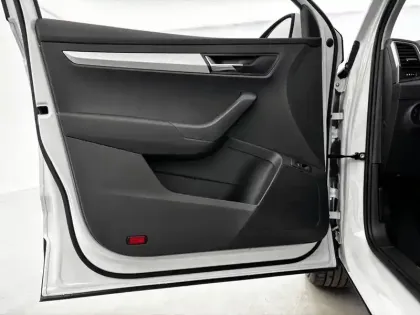 Photo 10 Skoda Karoq  1.0 TSI 116 ch