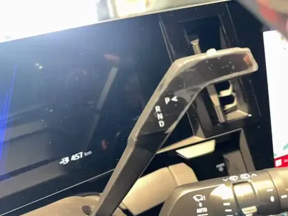 Photo 12 Renault Megane  E-Tech 220 ch autonomie confort