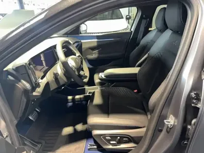 Photo 8 Renault Megane  E-Tech 220 ch autonomie confort