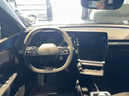 Photo 27 Renault Megane  E-Tech 220 ch autonomie confort