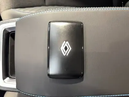 Photo 21 Renault Megane  E-Tech 220 ch autonomie confort