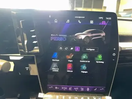 Photo 26 Renault Megane  E-Tech 220 ch autonomie confort