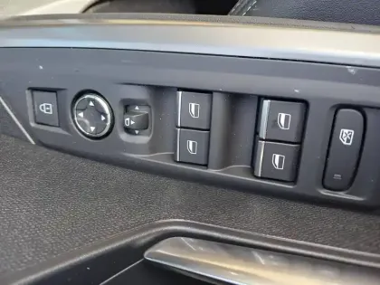 Photo 14 Peugeot 3008  Hybrid 145 e-DCS6