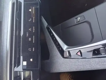 Photo 20 Peugeot 3008  Hybrid 145 e-DCS6