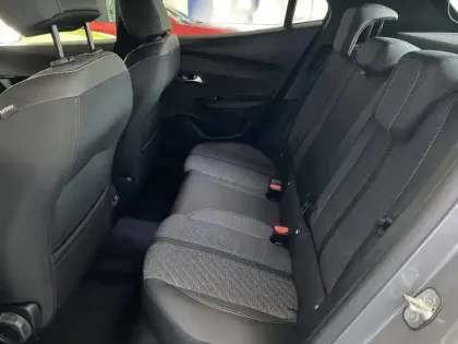 Photo 44 Peugeot 2008  Hybrid 145 e-DCS6