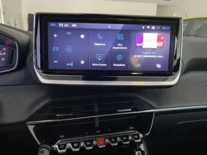 Photo 32 Peugeot 2008  Hybrid 145 e-DCS6