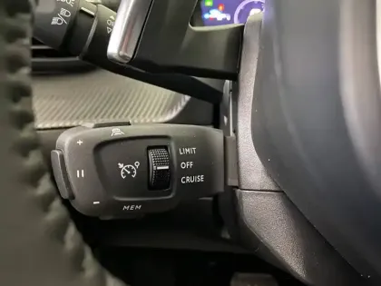 Photo 36 Peugeot 2008  Hybrid 145 e-DCS6