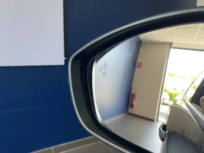 Photo 28 Peugeot 2008  Hybrid 145 e-DCS6