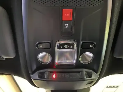 Photo 37 Peugeot 2008  Hybrid 145 e-DCS6