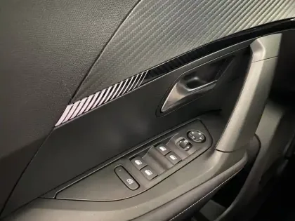 Photo 29 Peugeot 2008  Hybrid 145 e-DCS6