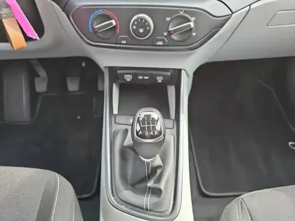 Photo 11 Hyundai I20  1.0 T-GDi 100 Hybrid 48V