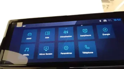 Photo 29 Peugeot 208  Electrique 54 kWh 156ch