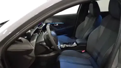 Photo 25 Peugeot 208  Electrique 54 kWh 156ch