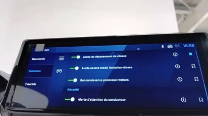 Photo 10 Peugeot 208  Electrique 54 kWh 156ch