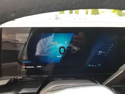 Photo 47 Renault Rafale  E-Tech full hybrid 200