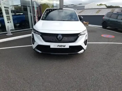 Photo 35 Renault Rafale  E-Tech full hybrid 200