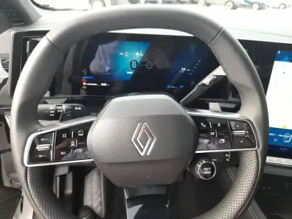 Photo 49 Renault Rafale  E-Tech full hybrid 200