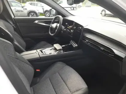 Photo 42 Renault Rafale  E-Tech full hybrid 200