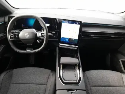 Photo 41 Renault Rafale  E-Tech full hybrid 200